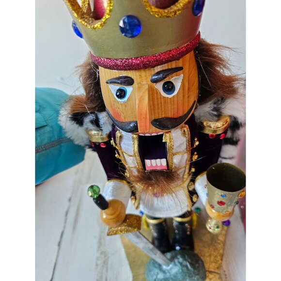 Bombay 18" King arthur camelot nutcracker Xmas sword soldier centerpiece - Picture 13 of 13